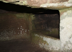 Side chamber with 'pillow'